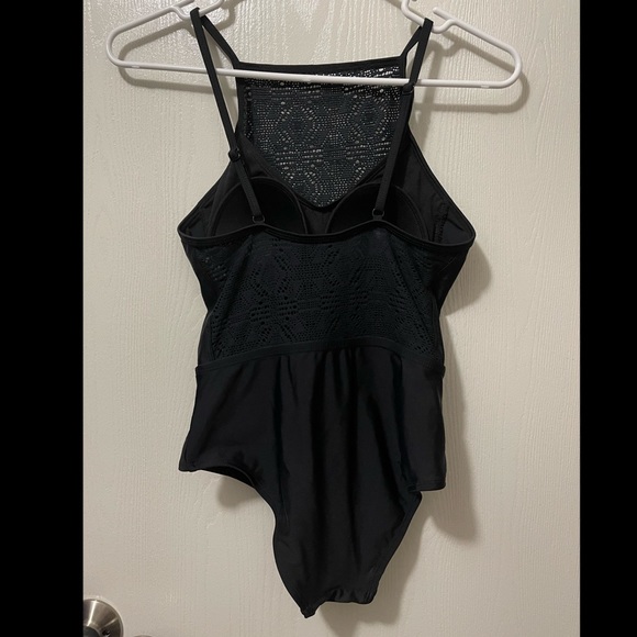 COPY - One piece swim suit - Picture 3 of 9